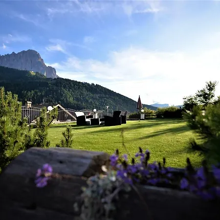 Hotel Garni Sunela Selva di Val Gardena